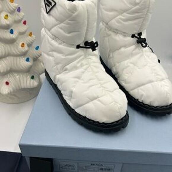 Women's Prada quilted nylon snow boots size 39.5 made in Italy - Picture 8 of 10